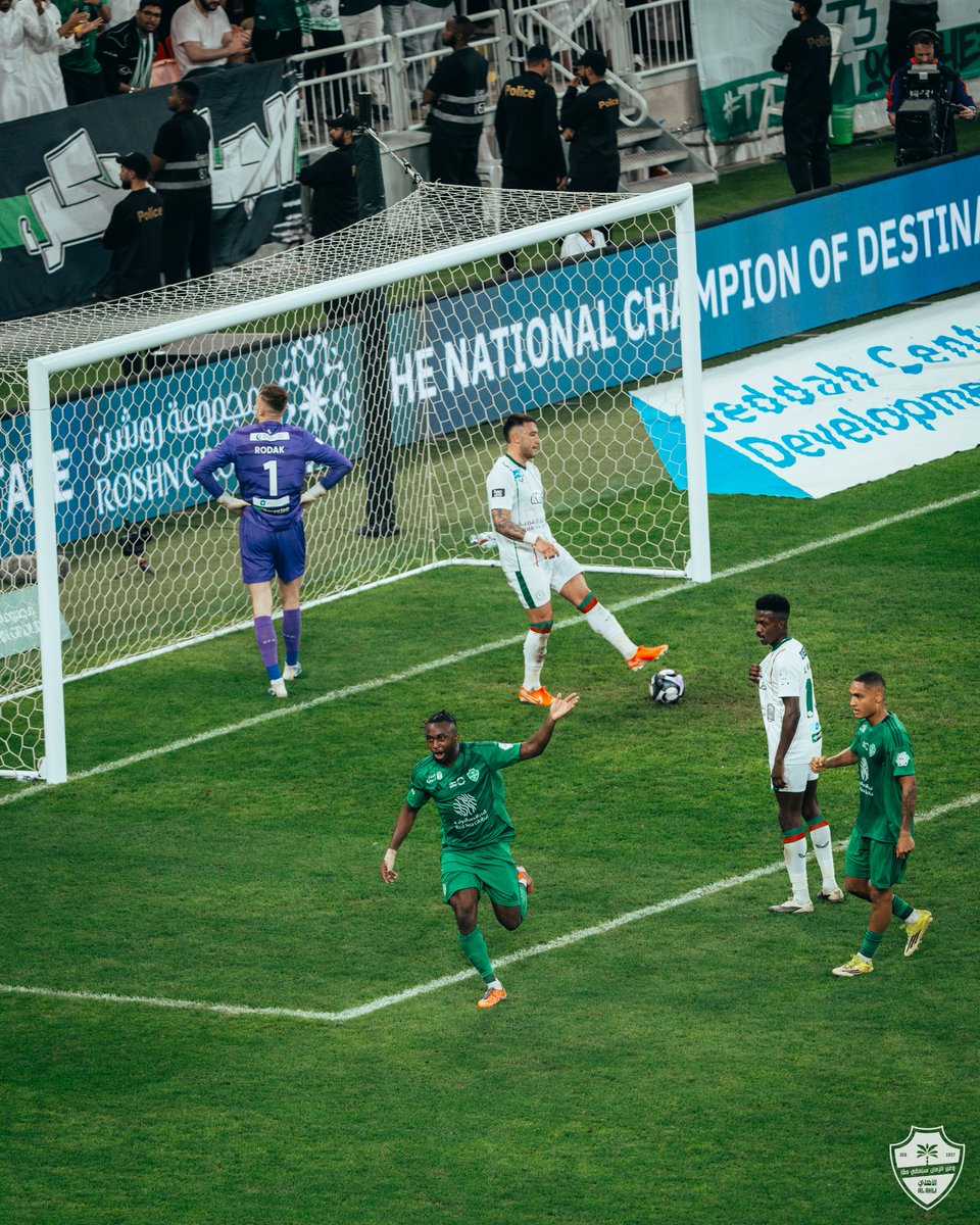 ALAHLI_FC's tweet photo. وحي الله من جانا.. فالنتين أتانجانا 👋

#الأهلي_الاتفاق #دوري_روشن_السعودي https://t.co/yHDQJ3yUIl