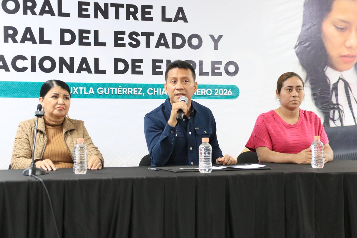 Ceccc_chis's tweet photo. El Mtro. Pepe Llaven, Director General del CECCC, acudió a la convocatoria abierta de la Fiscalía General del Estado de Chiapas, para la apertura de nuevos empleos en dicha dependencia. https://t.co/jjRkmzArVV