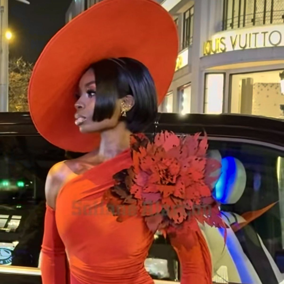 evegco's tweet image. the side profile?!?!!??!?!!?!