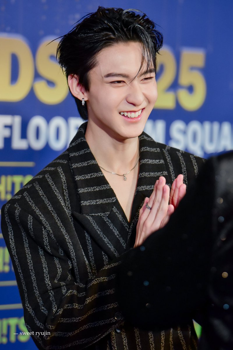 sweetryujin tweet media