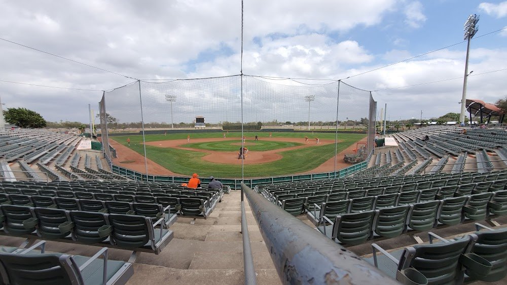 1 day until the Southland Conference baseball season and day 11 of the SLC Baseball stadium tour!

Name: UTRGV Baseball Stadium
Opened: 2001
Capacity: 5,000
📍Edinburg, Texas

Home of <a href="/UTRGVBaseball/">UTRGV Baseball</a>