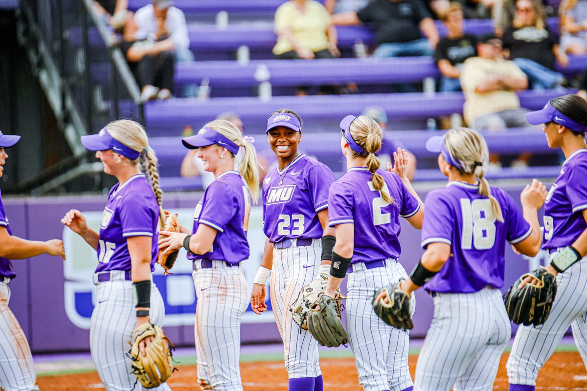 D1Softball tweet media