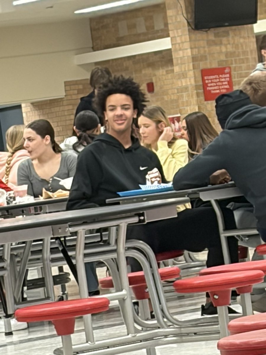 Trae Taylor spotted at lunch today at Millard South. Welcome to Nebraska Trae! <a href="/Qb6Trae/">Trae Taylor</a> <a href="/BarstoolPats1/">Barstool Patriots(STATE CHAMPS)</a>