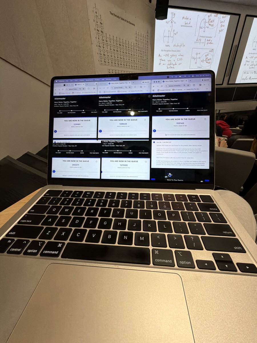 harrsatellite's tweet photo. lmfao bro i cant do this https://t.co/3UAcDB4LjP