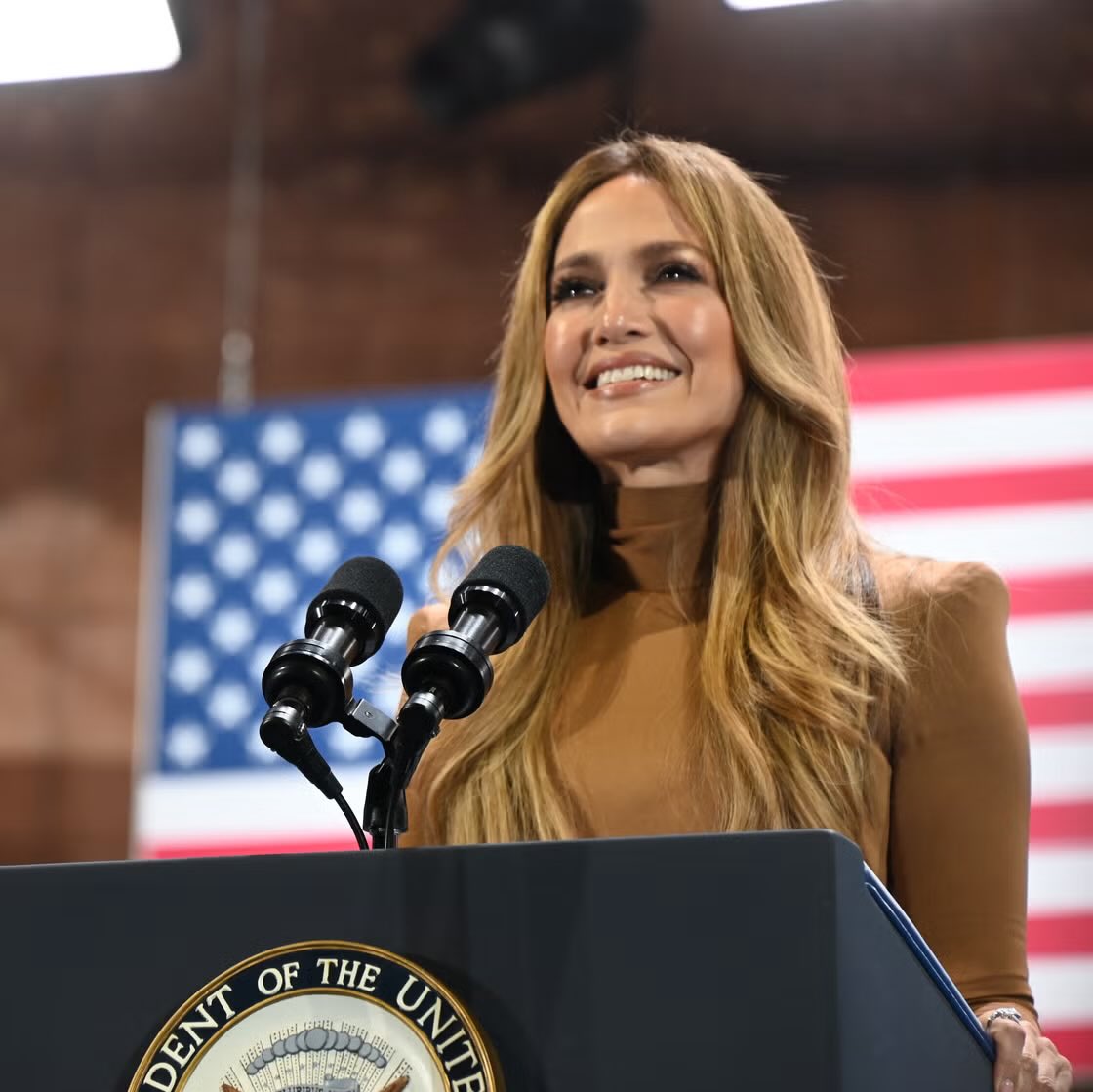 Jennifer Lopez has never met Donald Trump.

She may be a flop but at least she’s not a Trumpie.