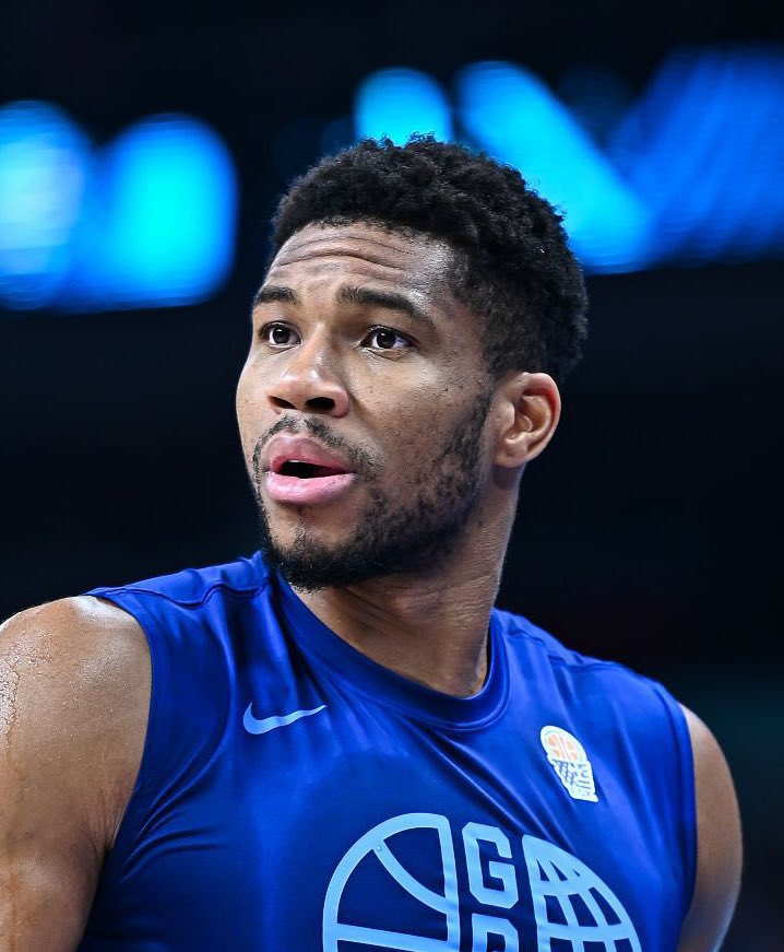 The Los Angeles Dodgers have emerged as a surprise suitor for Giannis Antetokounmpo.

(Via <a href="/BleacherReport/">Bleacher Report</a>)