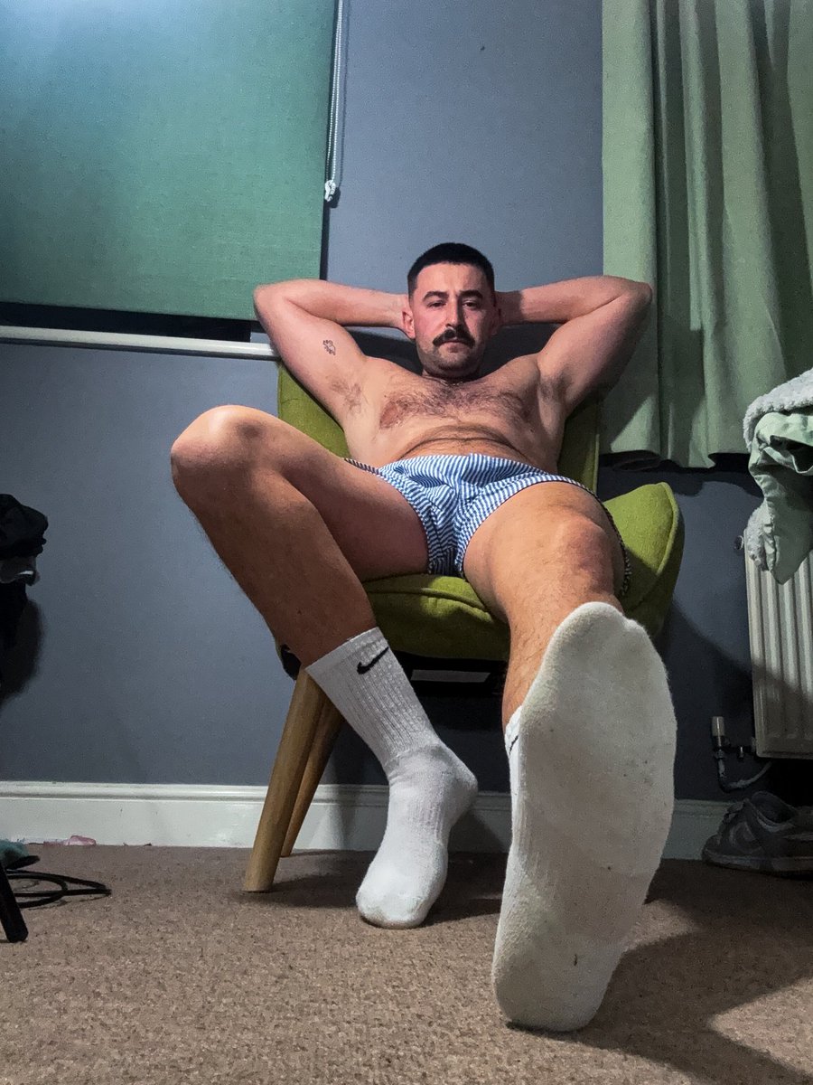 justabasicgay's tweet photo. Feet or pits? 🦶🏻💪🏼 https://t.co/Fbzb7WonL2