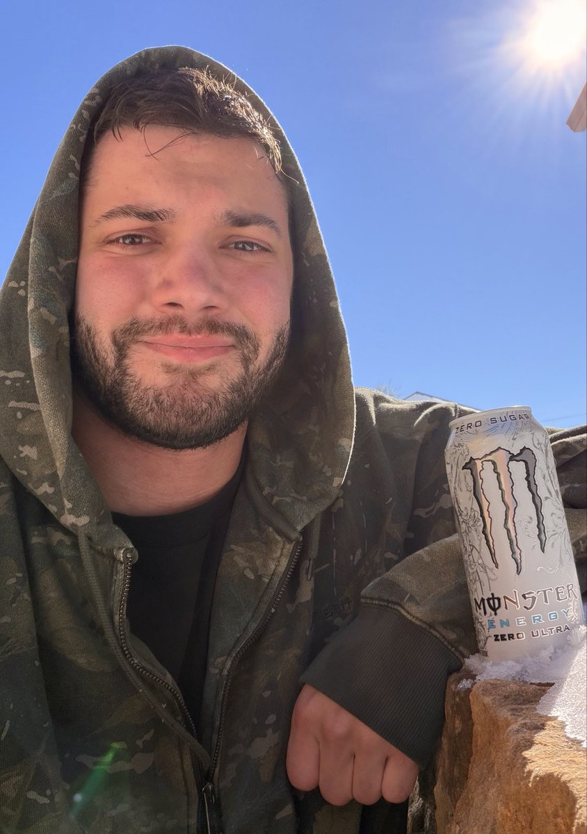 LVNDMARK tweet media