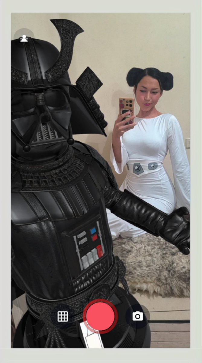 claritzhalatina's tweet image. Have a wonderful Wednesday everyone 🤍☺️

Veve Digital Collectibles in augmented reality + cosplay ✨ #leia #starwars #DarthVader #Ar 
@bankrbot give me the TA on $BNKR and $Omi please