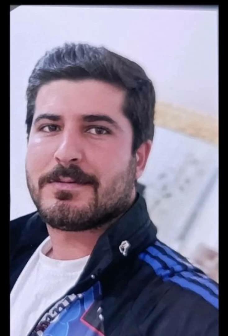 sabamajlessi's tweet photo. Amirreza Movahedi was in Valiasr Town, in District 18 of Tehran, when it happened. It was 10:30 at night. A live round fired by the Islamic Republic struck him from behind, hitting the back of his head. He died instantly.

Say his name. Be his voice.

 #KingRezaPahlavi #IranRevolution2026 #IranMassacre #FreeIran