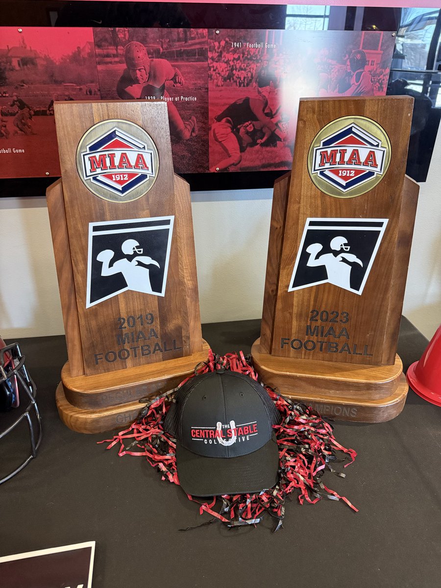 Shawn_Martinez_'s tweet photo. Big thank you @CentralStable for all you do for UCM Athletics and UCM Football 🏈🫏
#ucmmules #centralstablecollective #MBBL https://t.co/VtTtTHR823