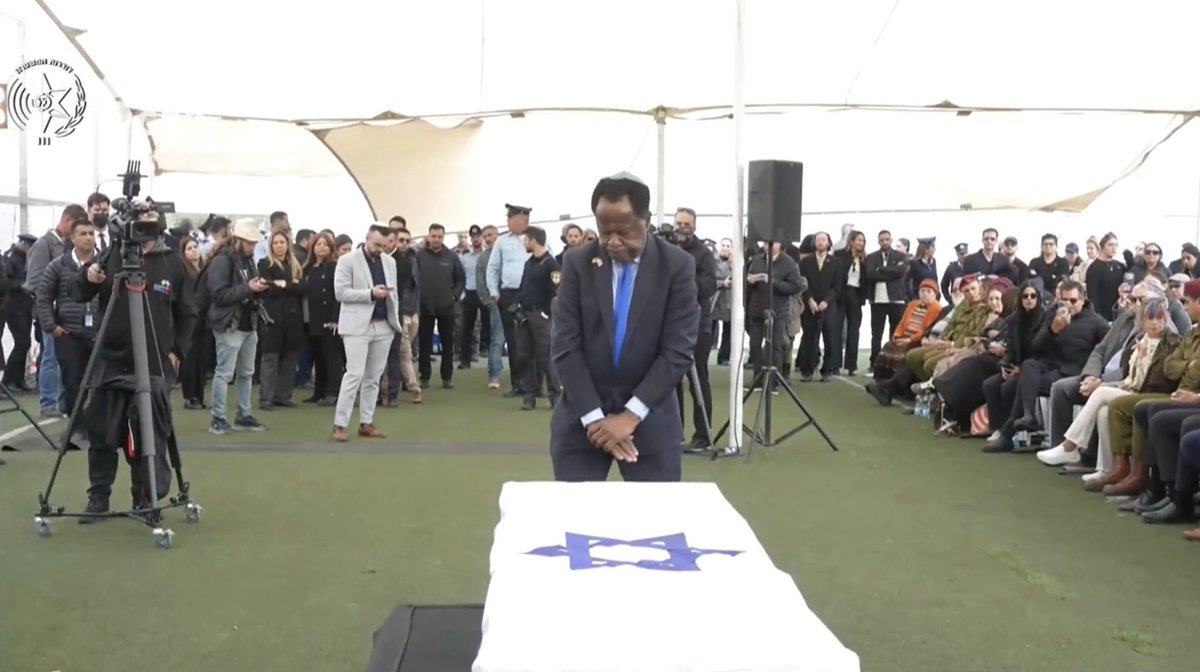 LeoTerrell tweet media