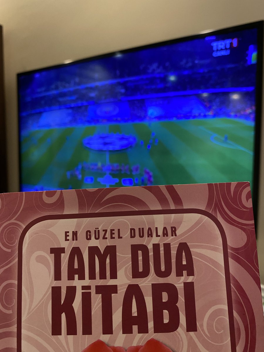 Allahım sen bizi ite köpeğe eski peynirlere güldürme yerin göğün sahibi Allahım sen bizim yanımızda ol amin 🙏🏻🙏🏻💛❤️😀#BugünGünlerdenGALATASARAY