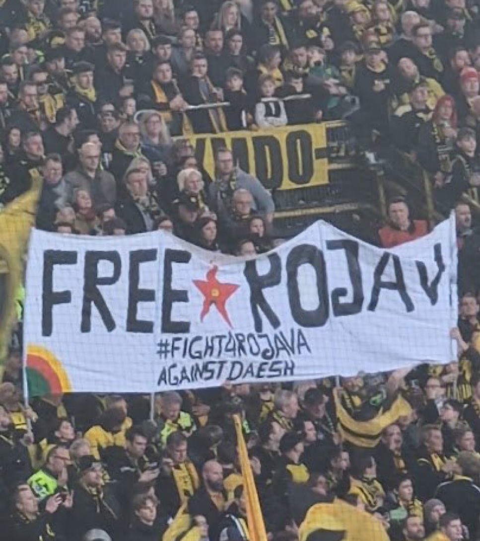 ClassicBira's tweet photo. Dortmund &amp; Bayern bleiben stabil 🦁 https://t.co/7MnH9YAhn7