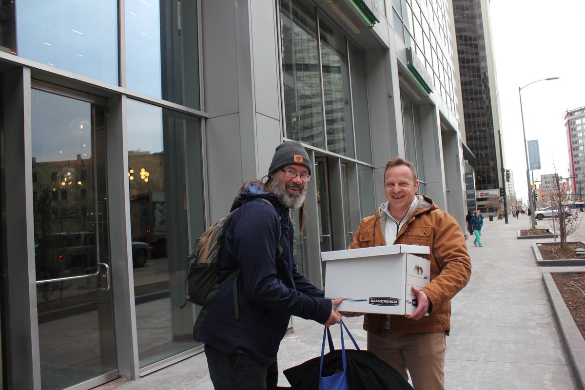 EvanMunsing's tweet photo. This morning, we became the first campaign in the entire state to submit the signatures needed to qualify for the ballot! Thanks to the thousands of Coloradans who signed, we’re one step closer to kicking Gabe Evans out of Congress. #CO08 #EvanMunsing https://t.co/zFsP2k0Wky
