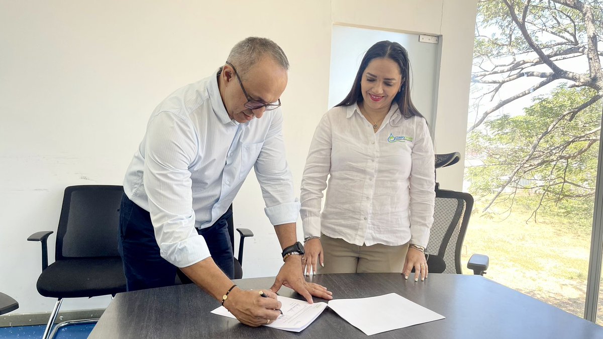 Corpocesar's tweet photo. Corpocesar suscribió con Aguas del Cesar el acta de concertación ambiental del PDA 2026–2027, priorizando proyectos como el POMCA de la quebrada La Floresta y acciones de restauración ambiental en La Paz y Manaure. #Corpocesar🌱🍃 https://t.co/qVWvIo9Z9X