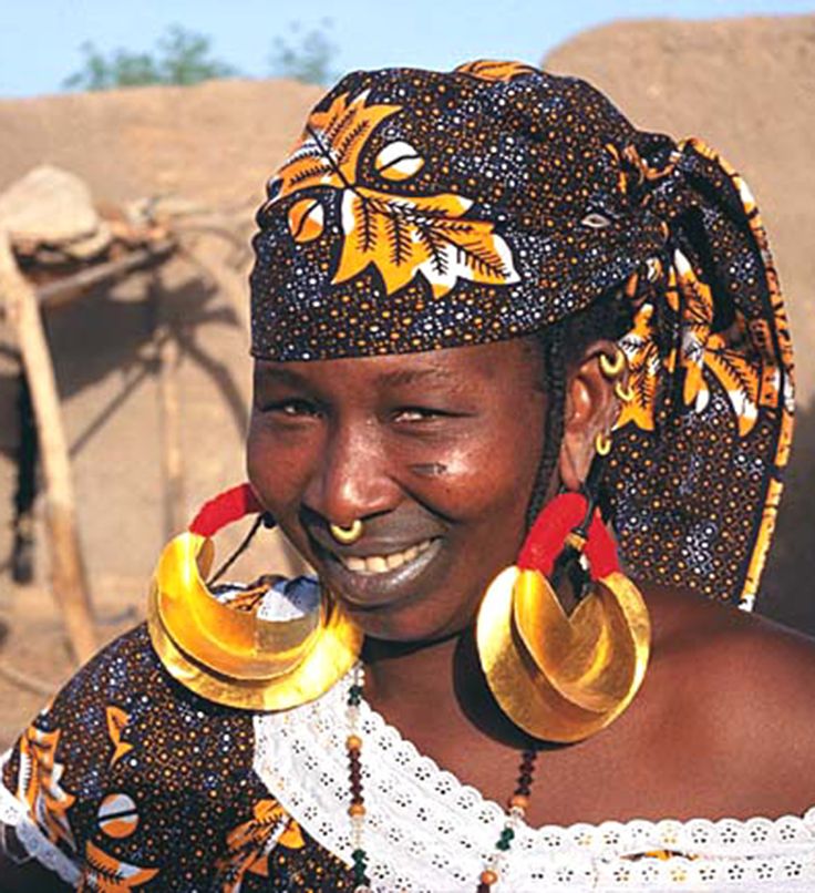 cinnomaesea's tweet photo. Wait...ARE THOSE FULANI EARINGS!?!? https://t.co/A9OFPSNpKv