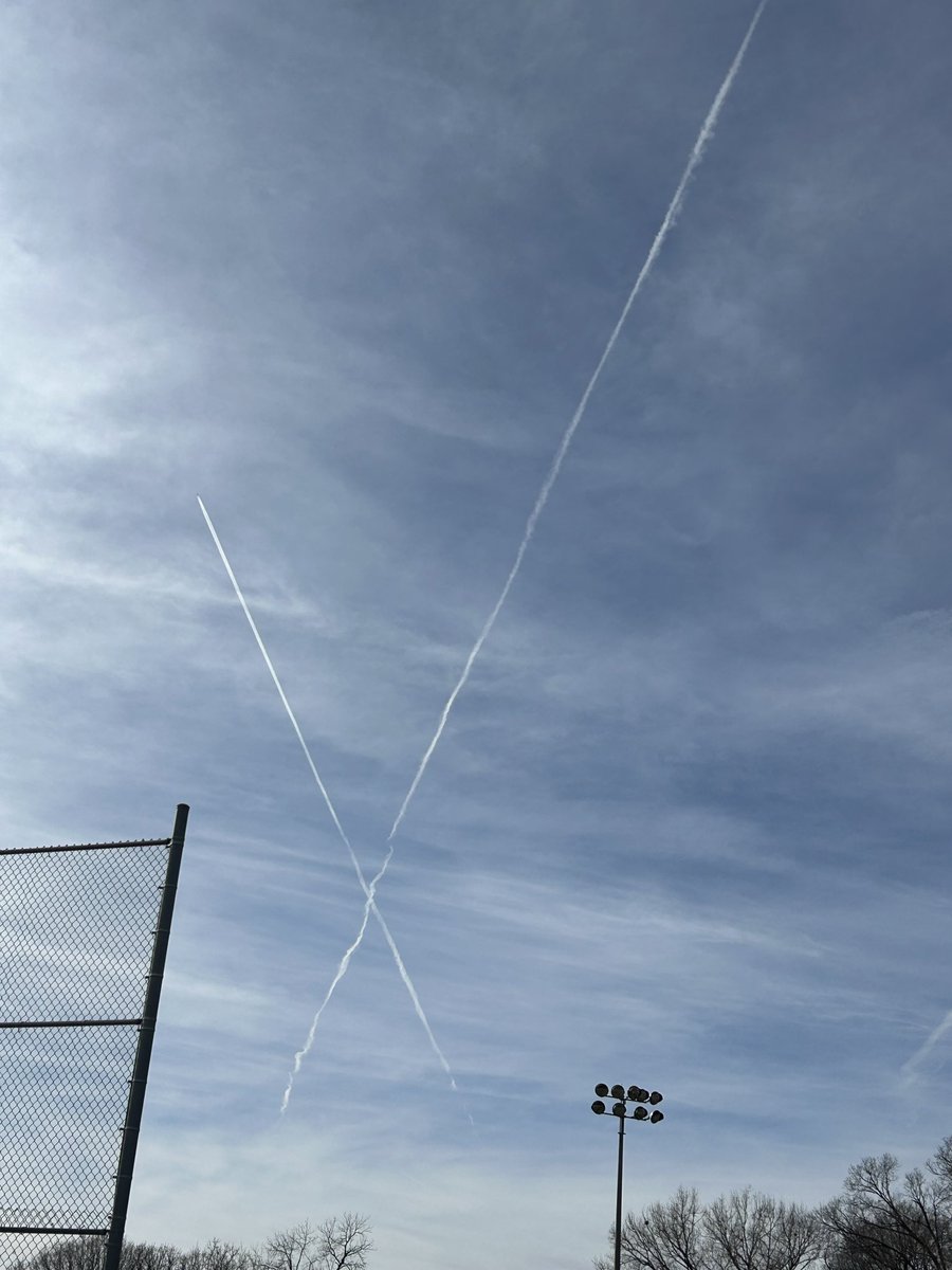 ForwardNebraska's tweet image. Clear blue skies gave way to haze. It’s not cloudy. It’s #nebraskachemtrails Kearney, Buffalo Co, NE 1-28-26. 2 pm.