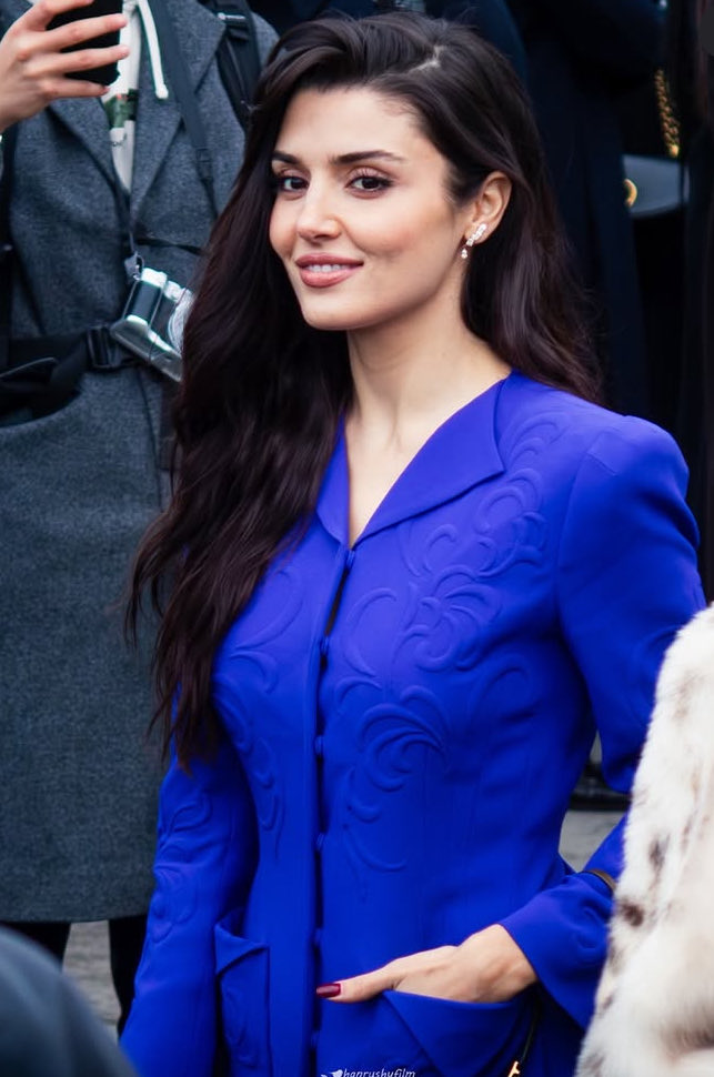 şu kıyafetin içinde bile böyle görünebilmek 👏🏻👏🏻