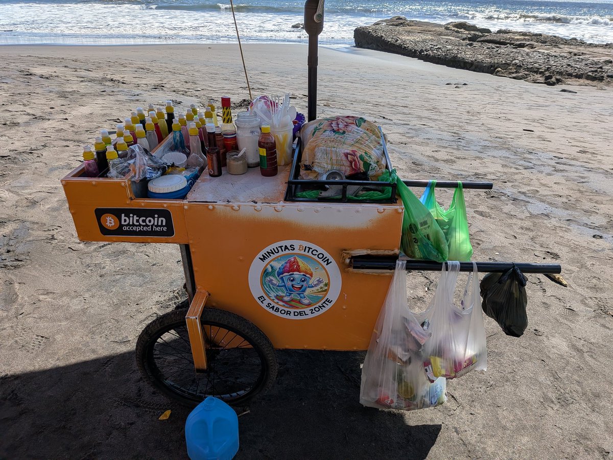 やはりビットコインビーチ付近は流石にビットコインマークがちょくちょく見かけられる。けど、思ったほど周りに人はいなくて、良くも悪くものんびりって感じ