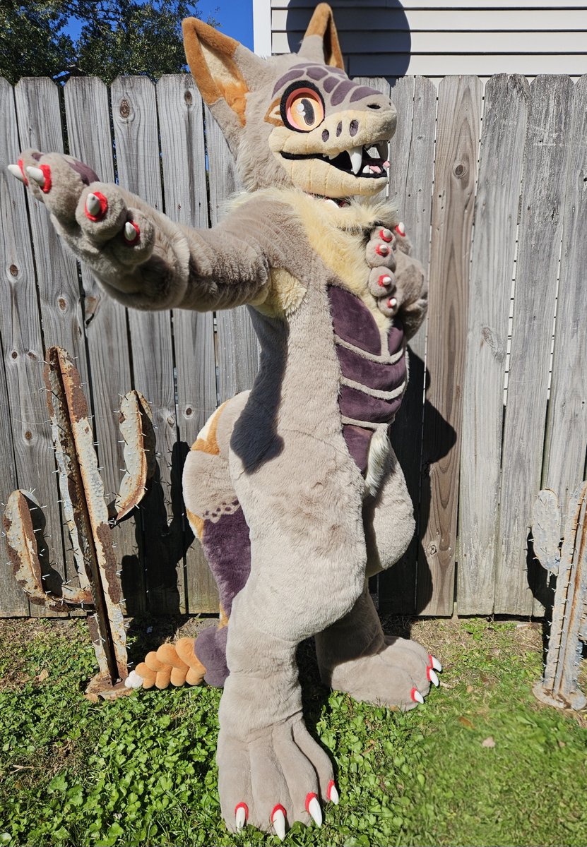 Wish I could have gotten better pics of <a href="/RattledStacks/">Stacks Onstax</a> front, but my model didn't quite fit xD
#nightstalker #Fallout