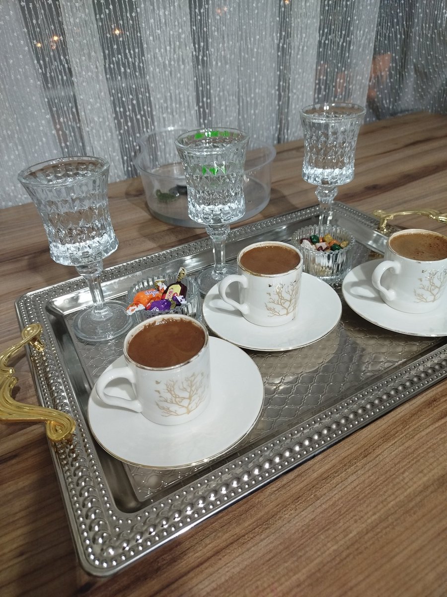 Eğer dikkat edersiniz insanların kıskançlığını yaptıkları şakalardan anlayabilirsiniz ...
#kahve 🐢