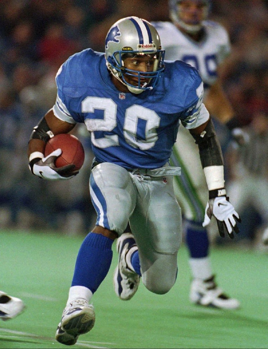 MLFootball's tweet image. THE CRAZIEST STAT EVER…

The most touchdowns in #NFL history of:

10+ yards - Barry Sanders (51)
 
15+ yards - Barry Sanders (41)
 
20+ yards - Barry Sanders (30)
 
25+ yards - Barry Sanders (27)
 
30+ yards - Barry Sanders (23)

THE GREATEST OF ALL-TIME, @BarrySanders.

🤯