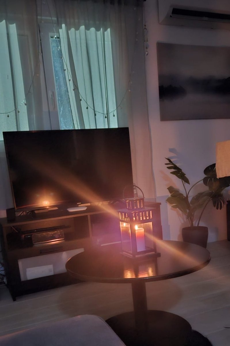 xSeniMJ's tweet image. Heya friends 👋 Hope you're well!
Portugal is going through a tough storm, because of it we have no electricity, that means no stream 😣
Seems my night is going to be all about board games and cards 🧩
Hate missing stream days but this one is out of my hands 💔