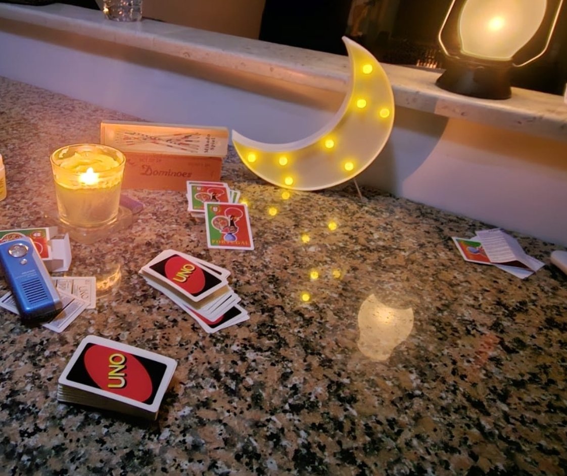 xSeniMJ's tweet image. Heya friends 👋 Hope you're well!
Portugal is going through a tough storm, because of it we have no electricity, that means no stream 😣
Seems my night is going to be all about board games and cards 🧩
Hate missing stream days but this one is out of my hands 💔