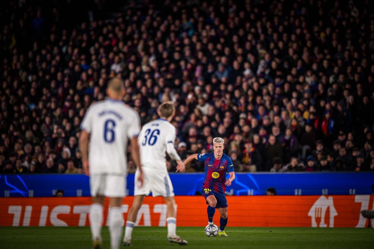 Le Barça pousse pour revenir au score. Il reste encore 45 minutes (0-1) #BarçaCopenhague