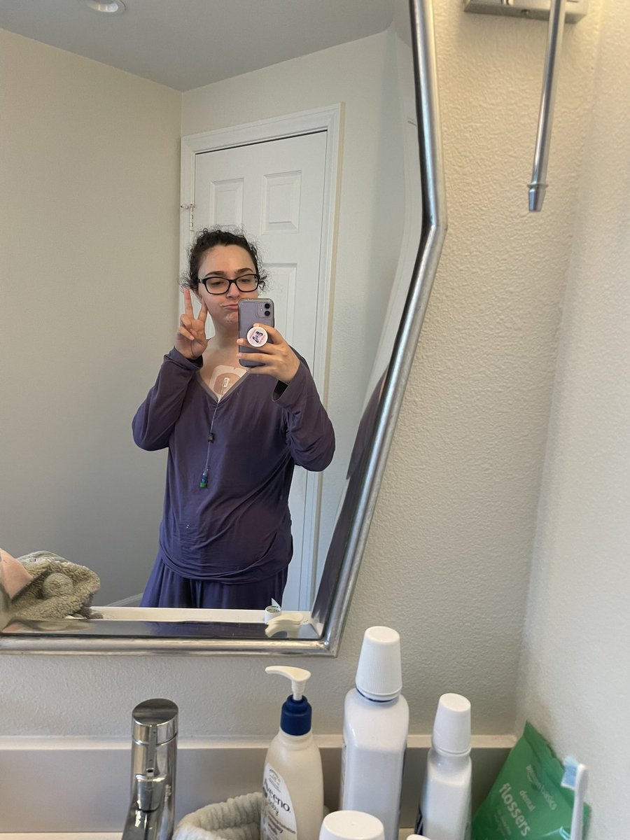 izzy🌸🦋 tweet media