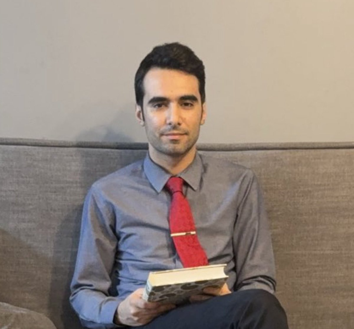 Alithegeek's tweet image. فوری و حیاتی: 

عرشیا مهرآزما ورودی ۱۴۰۲ عمران دانشگاه امیرکبیر در دی ماه ۱۴۰۴ در حوالی نارمک بازداشت شده. دادگاهش نزدیکه و با اتهامات سنگینی هم روبرو هست. ظاهرا قاضیش هم صلواتیه و جانش در خطره. لطفا تا میتونید نشر بدید.
#عرشیا_مهرآزما