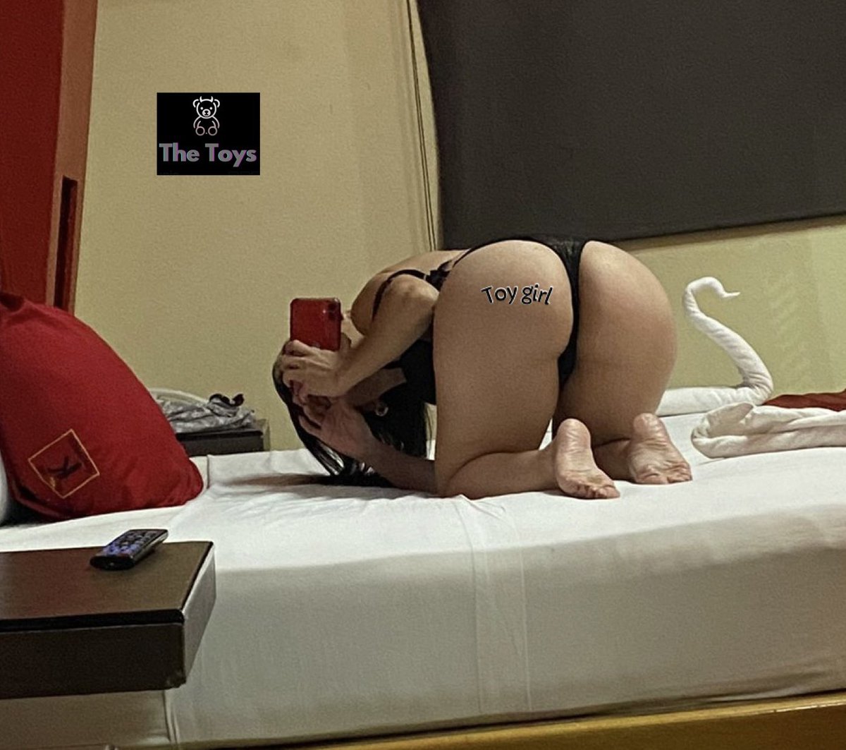 Esos conocedores en que motel estoy ? Y quien me quiere acompañar? 😈