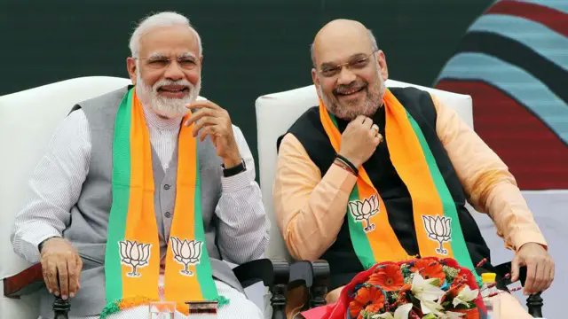 माननीय प्रधानमंत्री श्री <a href="/narendramodi/">Narendra Modi</a>  जी 

सरकार UGC में 3 प्वाइंट और जोड़ दे तो
 शाय़द किसी को कोई आपत्ति नहीं होगी ..

1. अगर शिकायत फर्जी पाई जातो है तो
 उसके खिलाफ कठोर कार्यवाही होगी।

2. जांच के लिए जो टीम गठित होगी उसमें    SC/ST, OBC सहित सामान्य वर्ग के भी सदस्य होंगे।