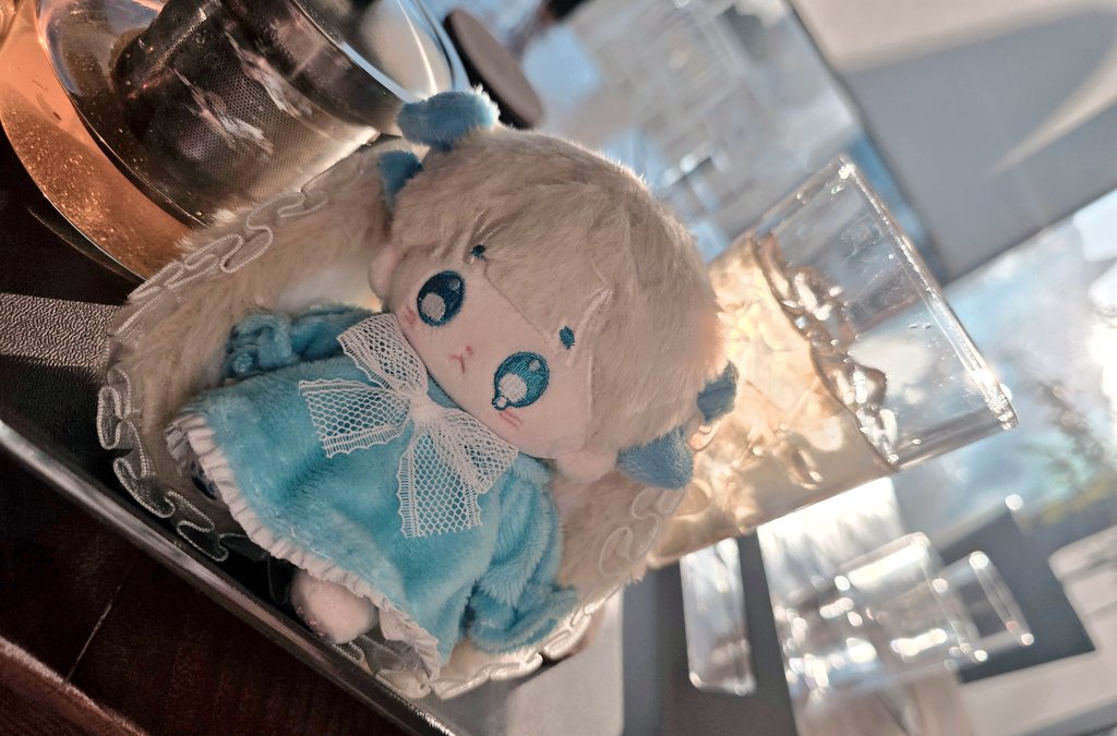 모래울먹이와 티타임 ☺️
#우주선에서_토끼가내려와_하는말_리비리비립