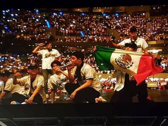 KrystalByun1's tweet photo. Necesitamos renovar esta foto 
#EXhOrizoninMexico
#EXOPLANET6inMexico @weareoneEXO @SMTOWNGLOBAL @AceKaiMexico, @ChanyeolMexico https://t.co/fvKm41WR01