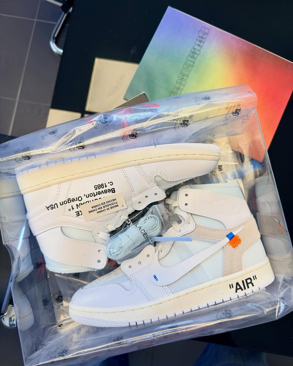 JustFreshKicks tweet media