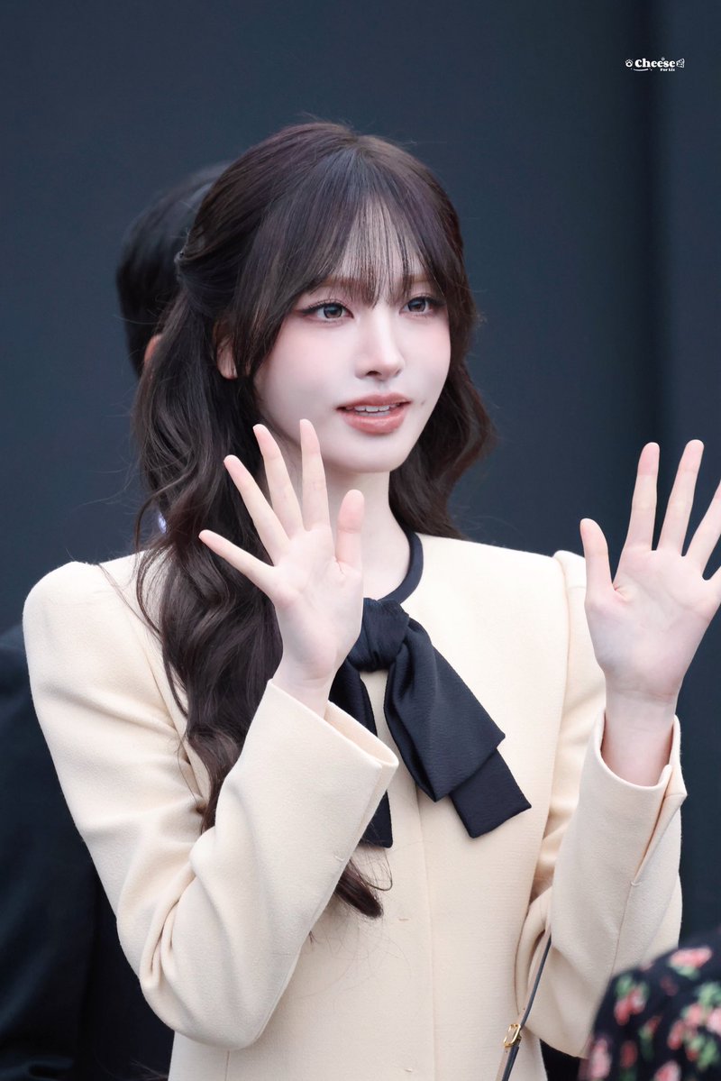 Cheese1121_'s tweet image. 260128 VALENTINO

#리즈 #LIZ #リズ 
#아이브 #IVE #アイヴ
#LIZtoHC2026 #LIZxValentinoHC26 
#ValentinoHC26 #LIZ #HauteCoutureWeek
@MaisonValentino @IVEstarship