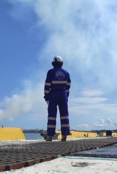 RCBClass's tweet photo. El Registro Cubano de Buques participa activamente en la evaluación   de la seguridad estructural y funcional de obras hidrotécnicas, verificando condiciones de muelles, espigones, defensas y sistemas de amarre. https://t.co/he5AmY6qKb