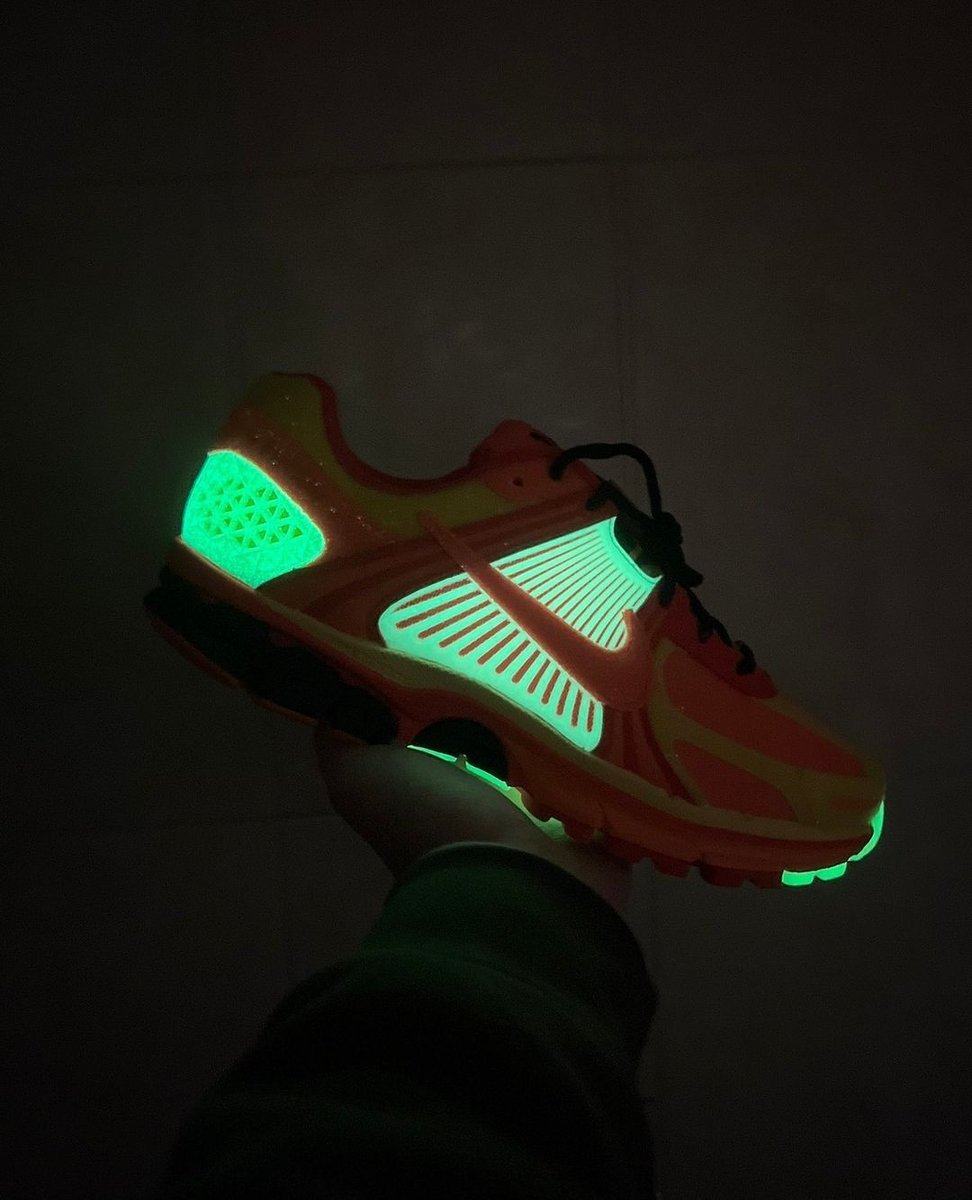 JustFreshKicks tweet media