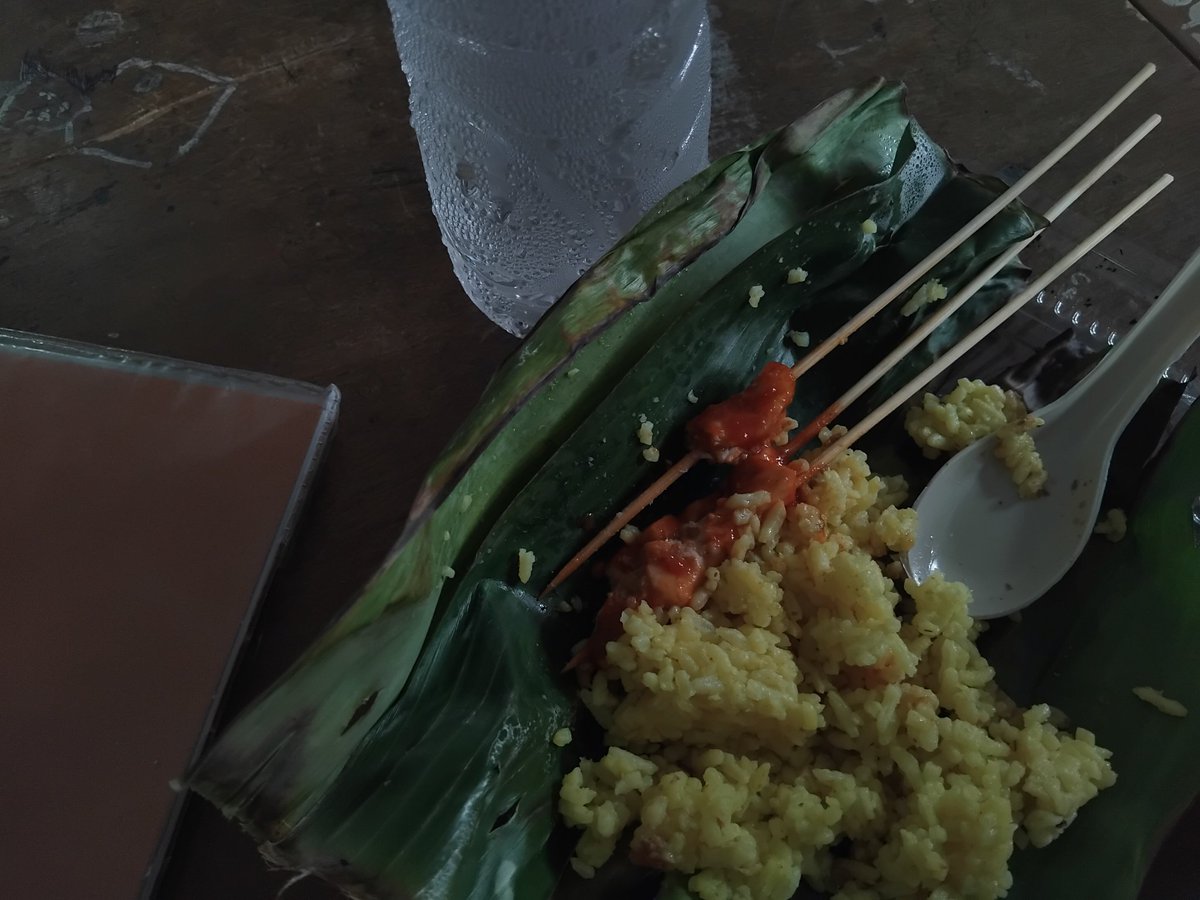 _nottzel's tweet image. mam @M_OlineJKT48 
mapel pertama jam kos jadi di pake buat saran