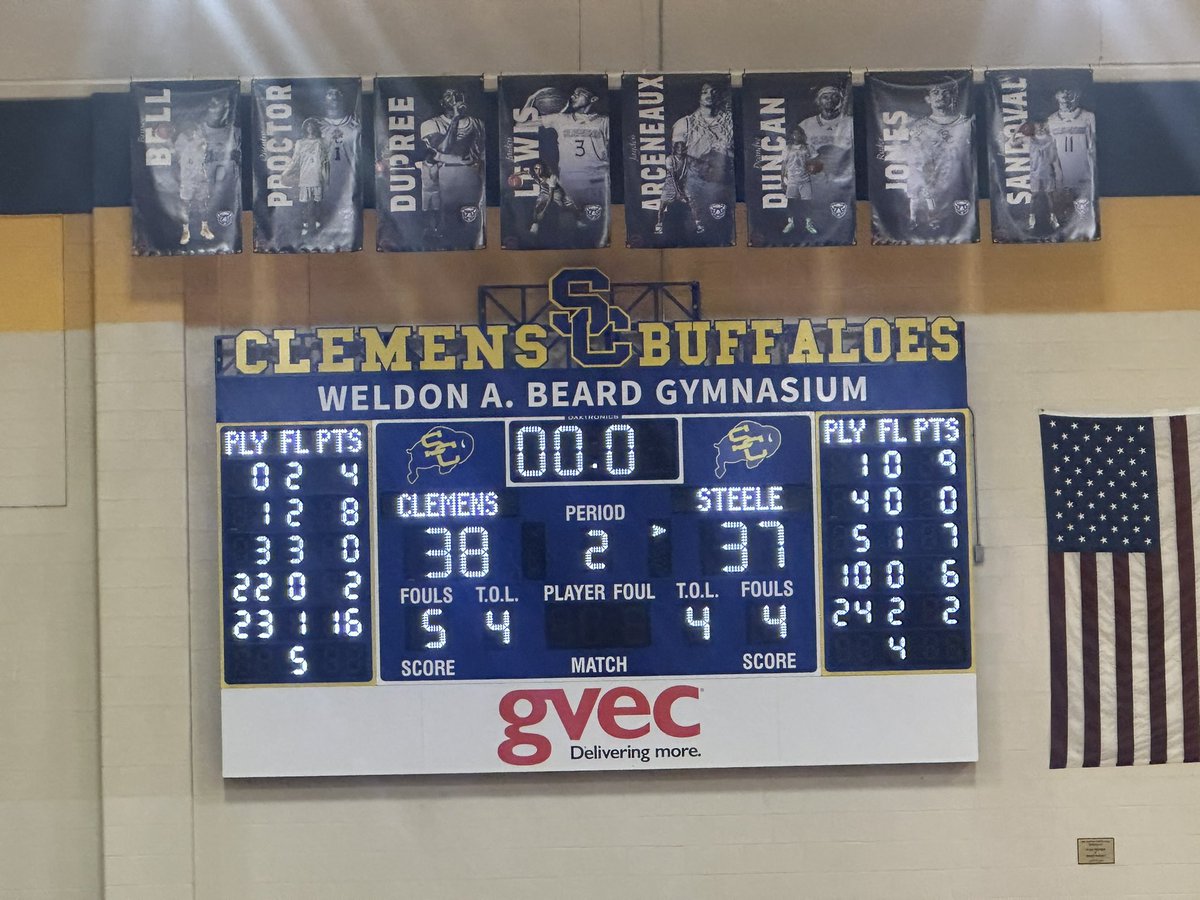 GASOTim's tweet image. A little Gut check. Just like that @SteeleHoops  cuts it to 1. ‘28 @JaceT_2028 has come in and provided a spark . Caps off the half with a strong finish at the buzzer