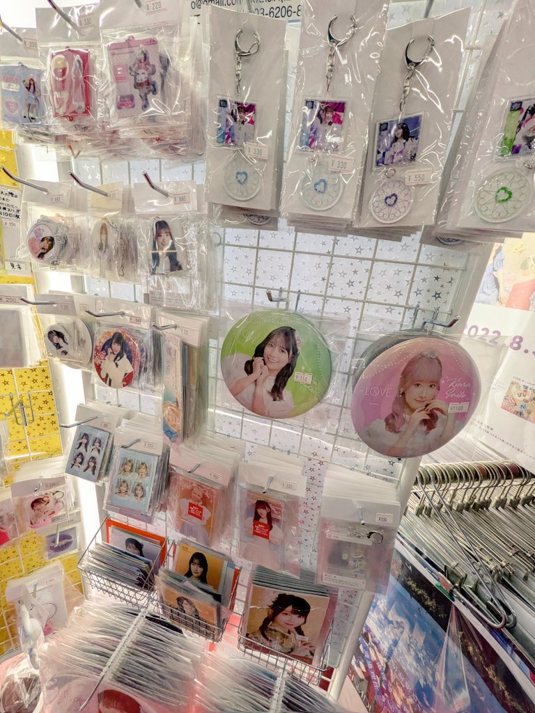 木曜日☀ 20時30分迄営業。 買取り対応原則18時迄…各種サイン入り公式