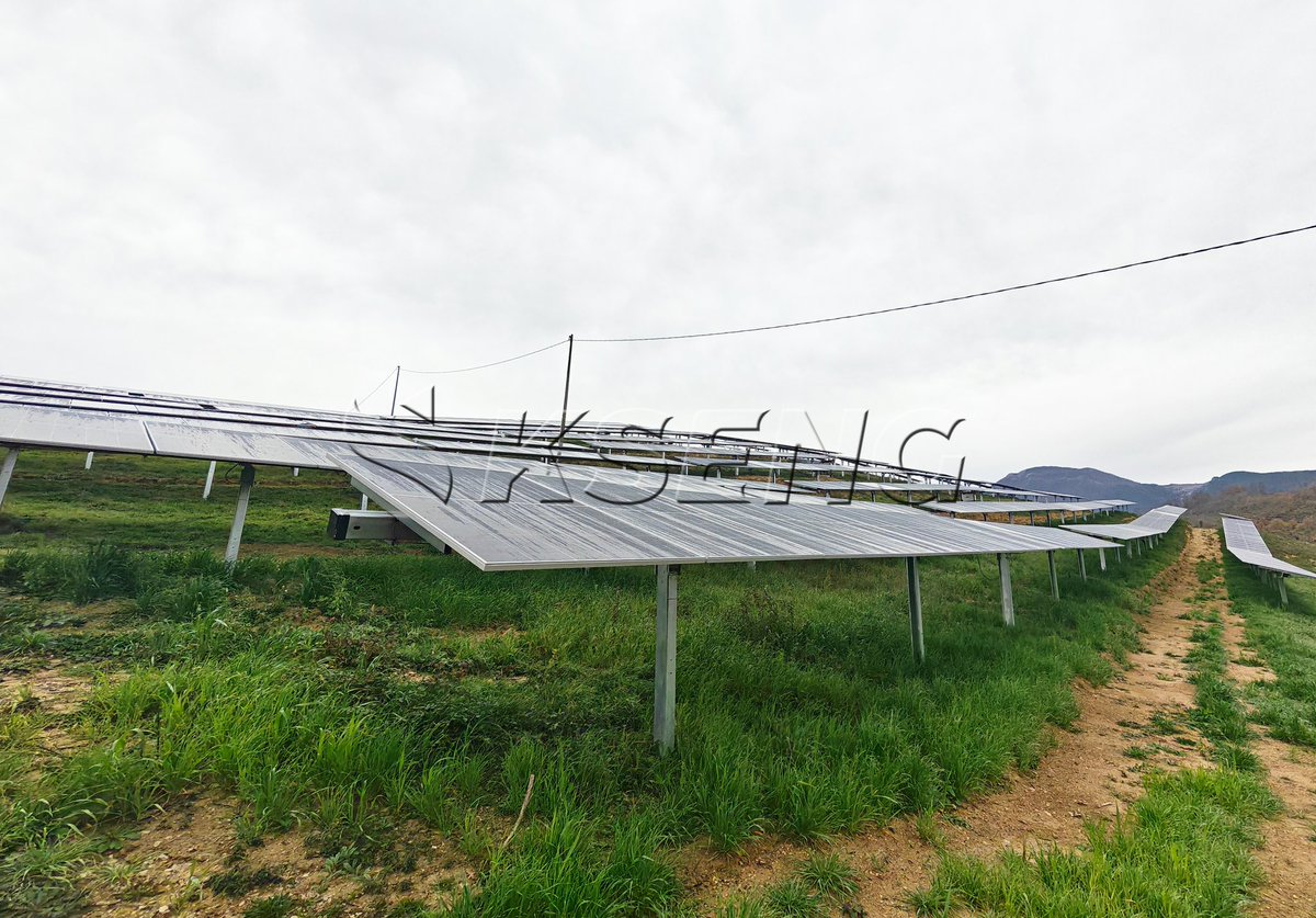 seolkseng's tweet image. 이탈리아 추적식 지지대 시스템 1.4MW  🌞
#KsengSolar 맞춤형 태양광 지지대 ✨
설치 간편·적응성 우수, 신뢰받는 기술력!
🔗 공식 홈페이지: xmkseng.com
🖥️ 공장 VR 투어: xmkseng.com/vr_d52
#ksengsolar #과성 #태양광지지대  #그린에너지