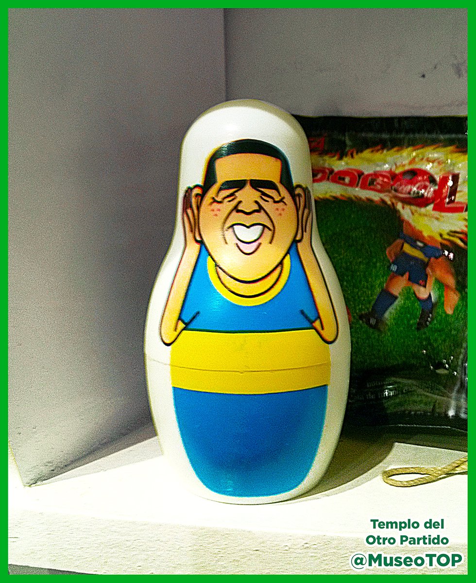 MuseoTOP's tweet image. 28-01-2026. Mística Xeneize: La "Bosterushka" de Juan Román Riquelme (2012) brilla en el TOP, el Museo de Marketing Deportivo de Claudio Destéfano. Historia completa en Instagram 👉 @museoTOP. Contenido: @mlopezarce #Riquelme #BocaJuniors #Merchandising #MuseoTOP