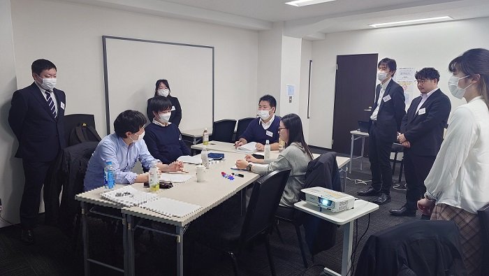 orangearch_rec's tweet photo. 【技術と人の力で、信頼と共感に基づく未来を創る企業へ】
『人的資本 = 育成・成長 最優先！』の行動指針のもと 
研修2回目 積極的参加がありました
細分化したステップ、多角的な検討を通し
ベストな解決策へのヒントを得ました
 #オレンジアーチ #いっしょに働こう #スペシャリスト集団 #エンジニア https://t.co/On35HVm0Sg