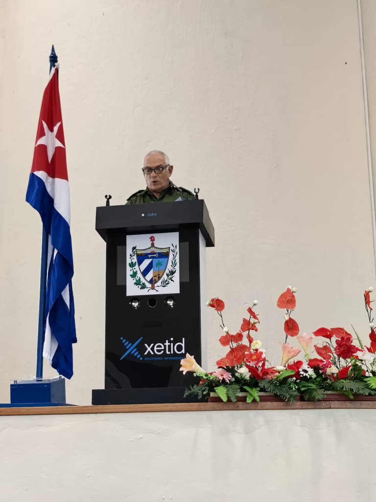 Felicidades desde <a href="/MINCOMCuba/">Ministerio de Comunicaciones Cuba</a> para XETID por haber obtenido la condición de Empresa de Alta Tecnología, en emotiva ceremonia presidida por el VPM <a href="/EdMartDiaz/">Eduardo Martínez Díaz</a> y el GCE Alvaro López Miera, Ministro de <a href="/MinfarC/">Minfar_Cuba</a>. Contamos con ustedes para avanzar en  #CubaPorLaTransformaciónDigital