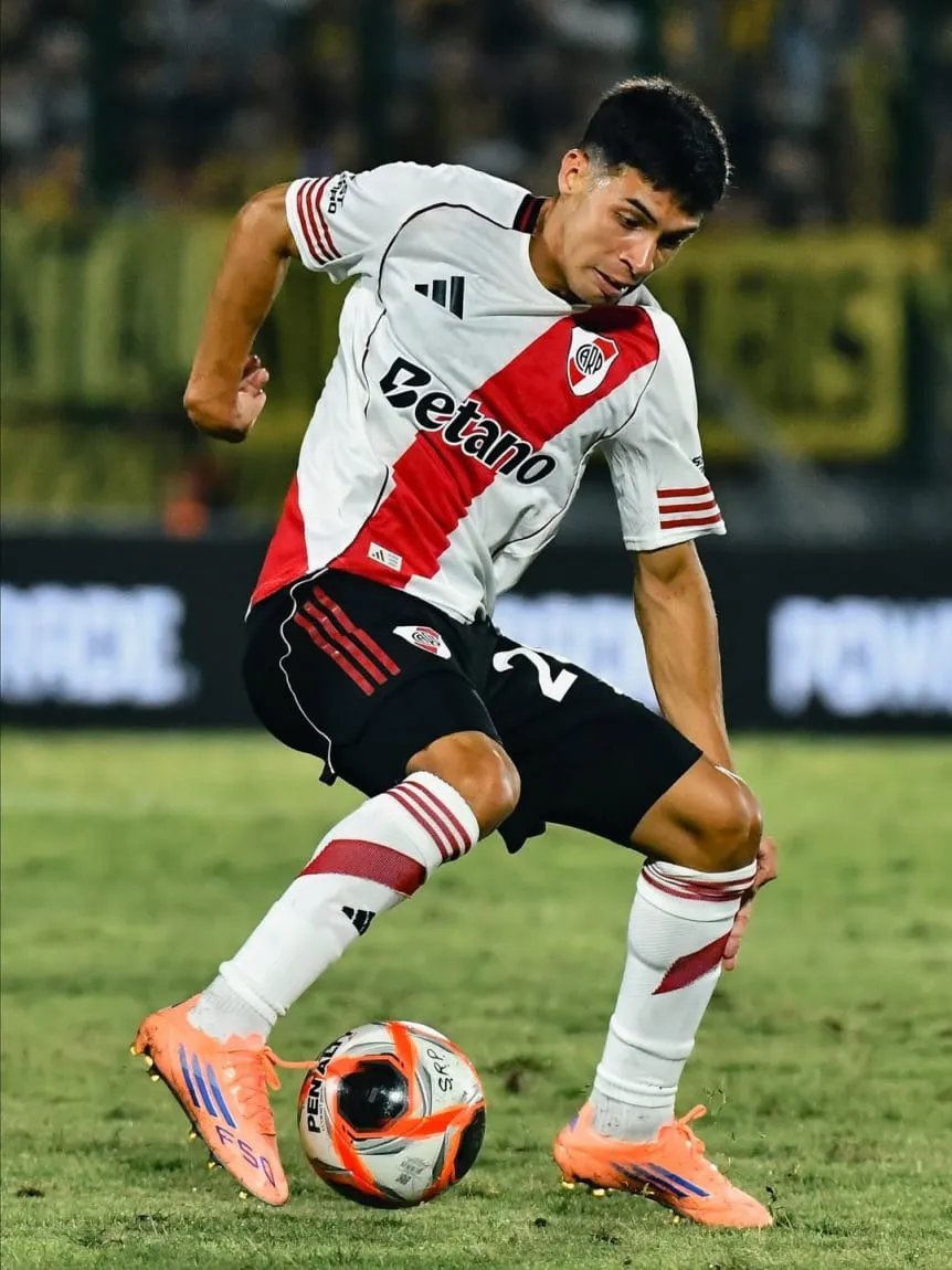 𝙈𝘼𝙓𝙄 tweet media