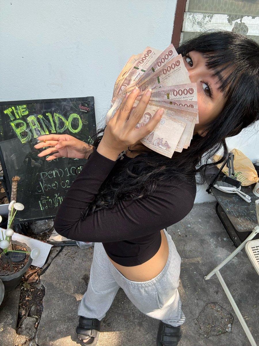 tripptung2002's tweet photo. Weed https://t.co/8cpiX63Ylg