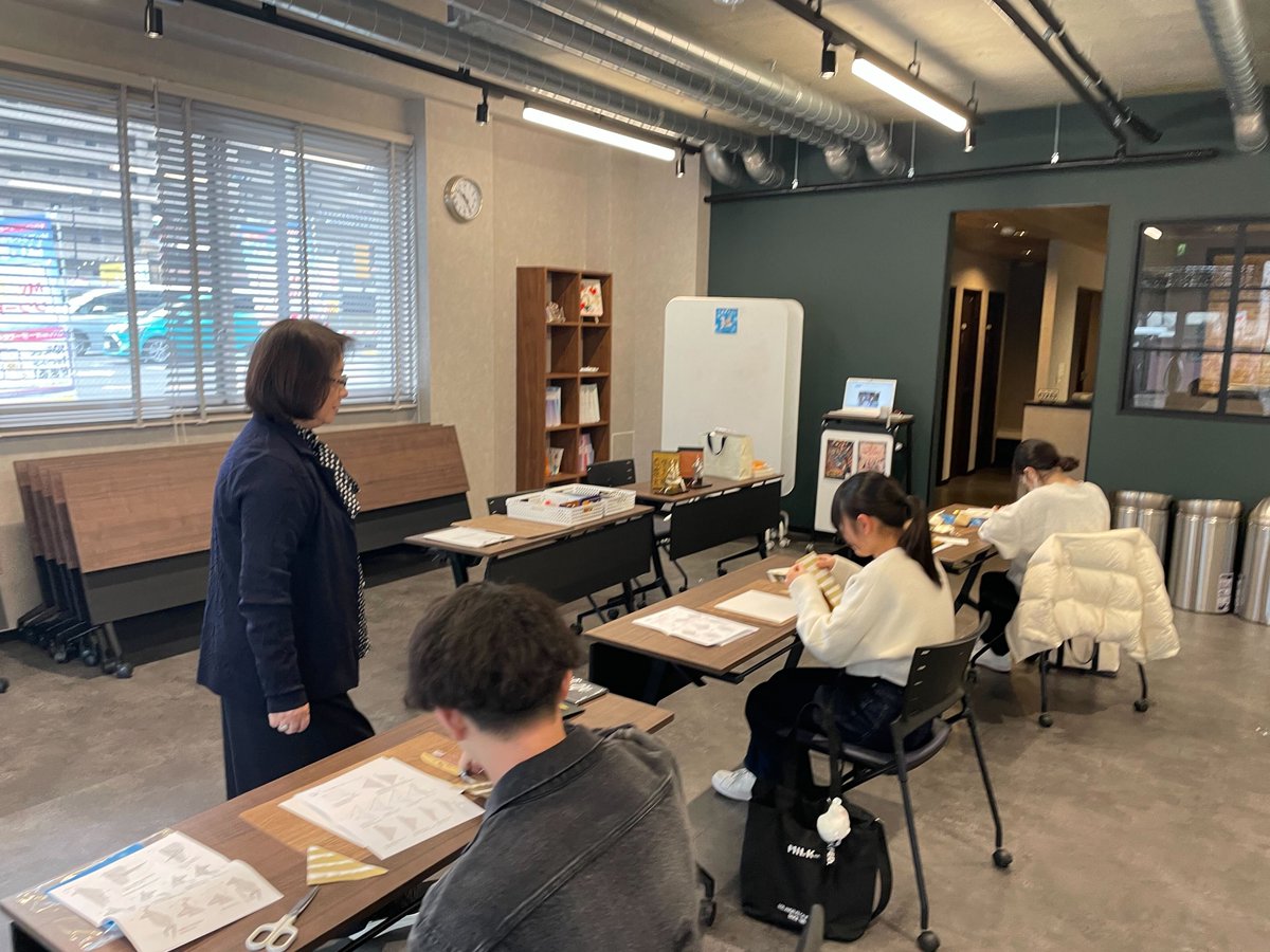 ✨中等部の活動紹介🐎✨
ものづくりの授業で、 午年にちなんで折り紙で「ペガサス」を制作！
少し難しい工程にも挑戦し、最後まで集中して取り組む中等部生たちの様子を紹介します◎

詳細はこちらから↓
clark-jr.jp/campus/hiroshi…

 #中等部の活動
 #広島キャンパス
 #授業の様子
 #ものづくりの時間